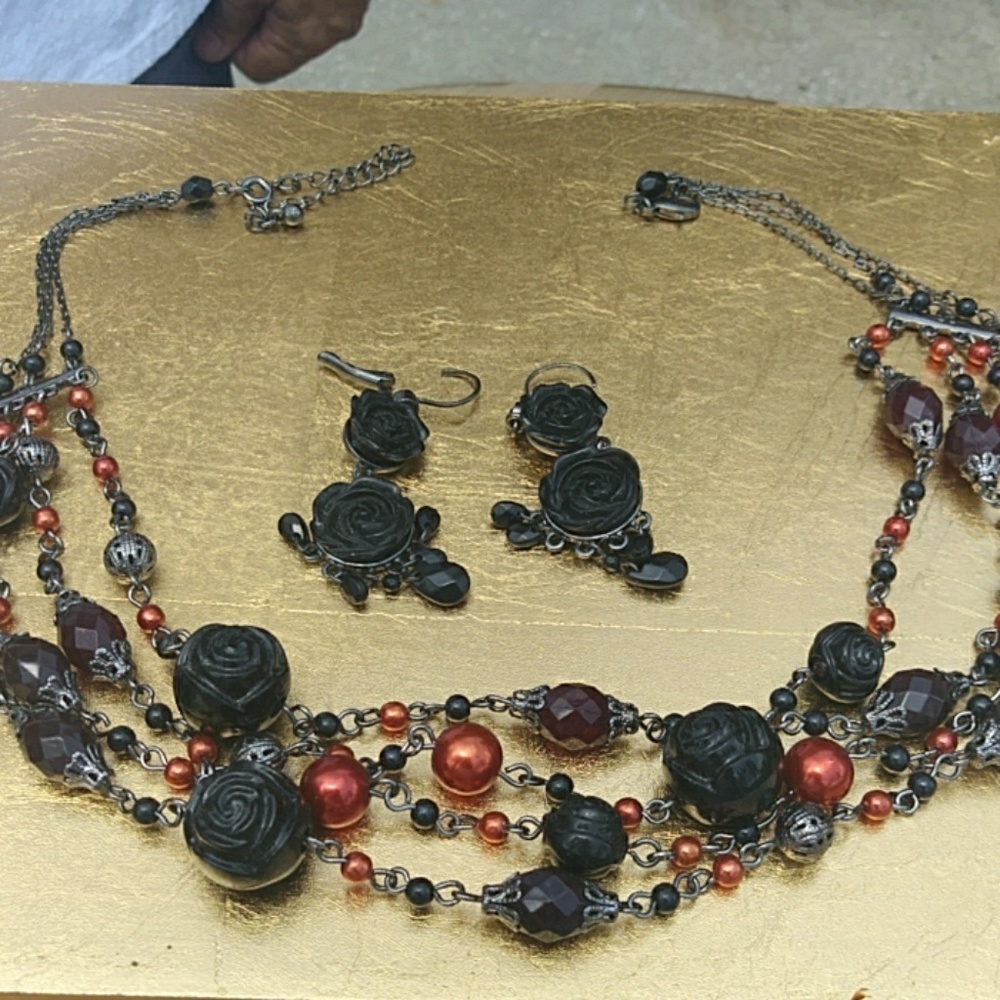 BIG SALE Carved wood Necklace and earnings
